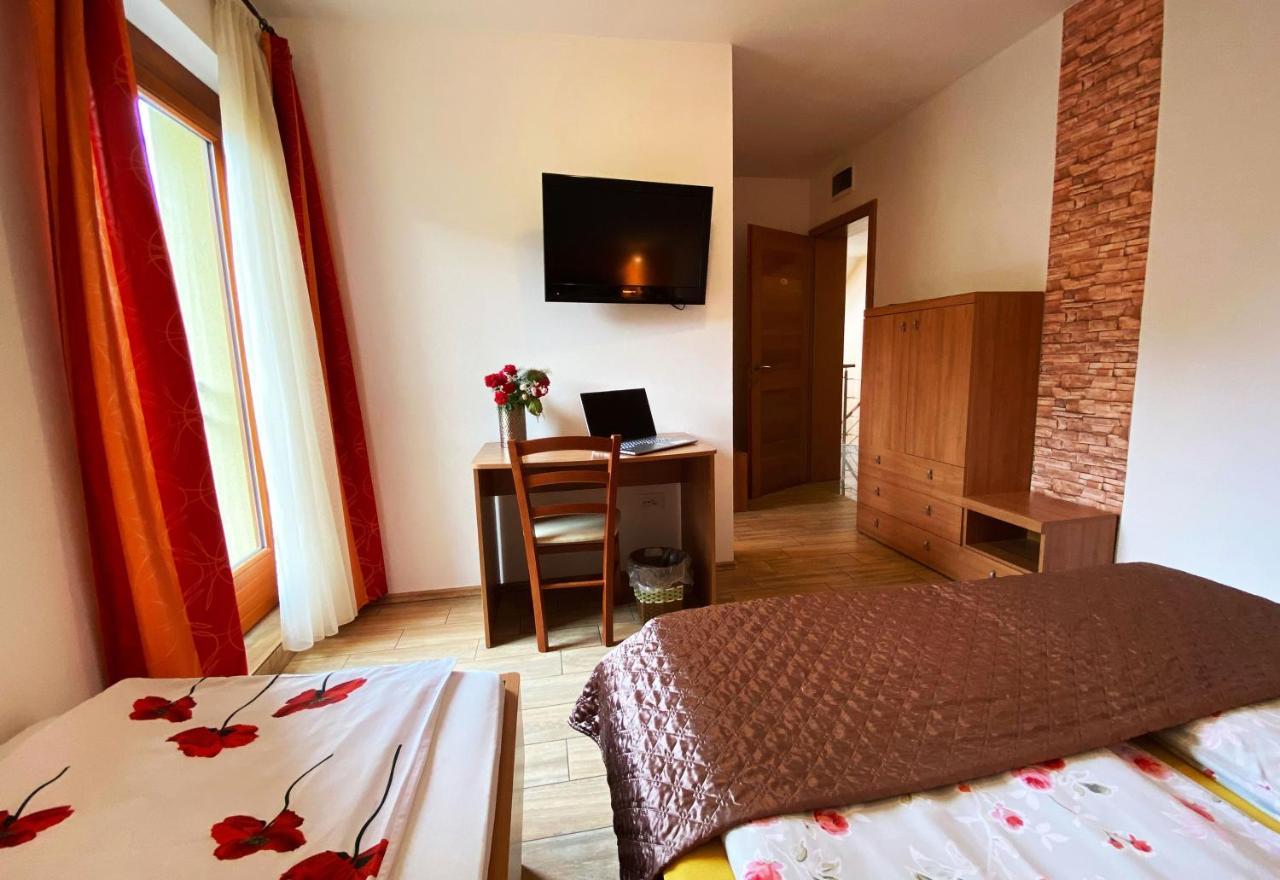 Guesthouse Mesec Zaplana Vrhnika Exterior foto
