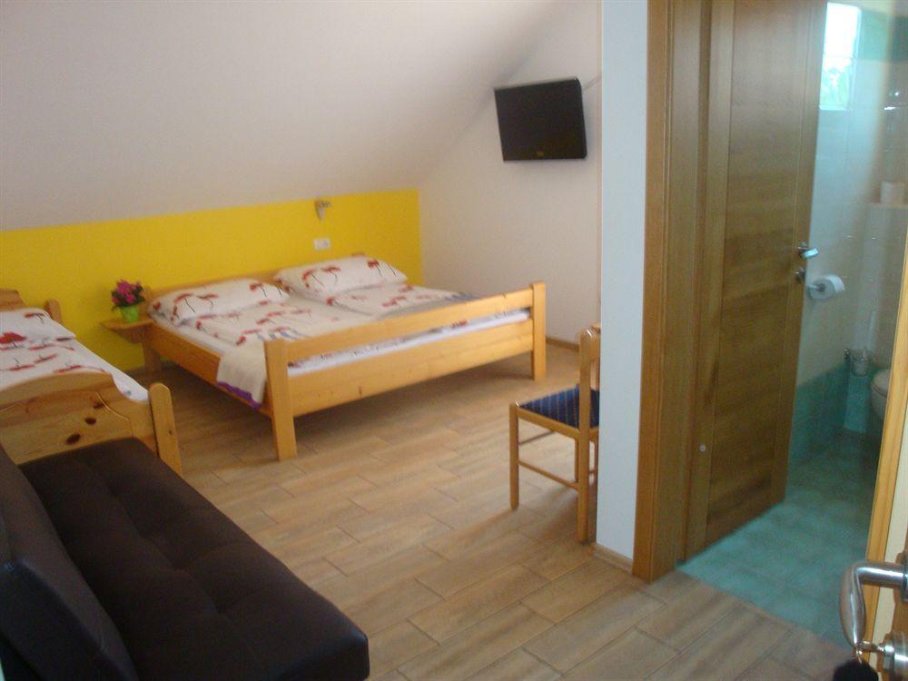 Guesthouse Mesec Zaplana Vrhnika Exterior foto