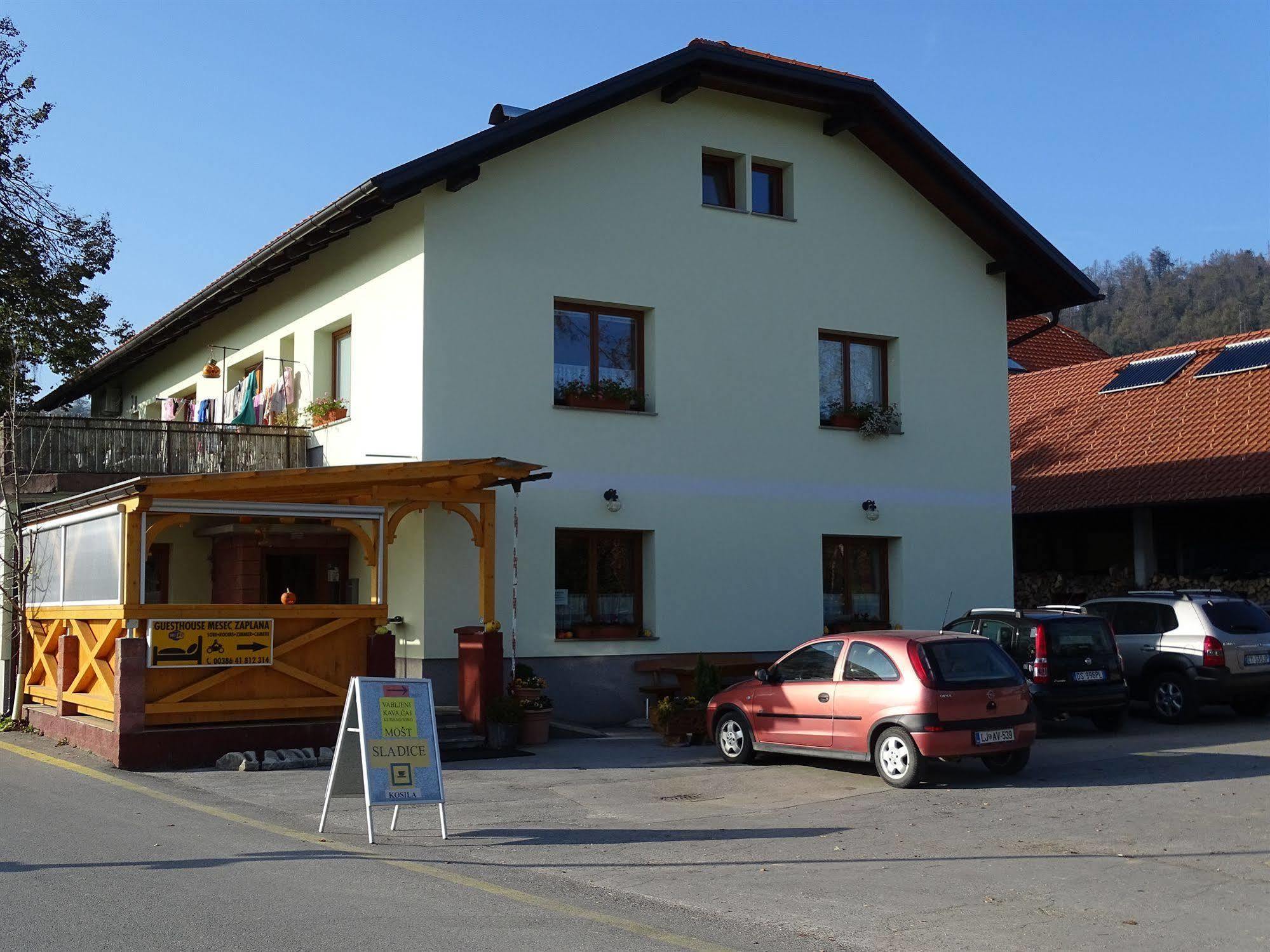 Guesthouse Mesec Zaplana Vrhnika Exterior foto